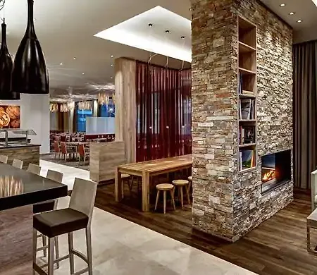 Hilton Garden West Hotel 4*