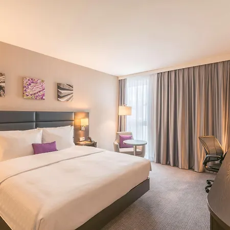 Hilton Garden West 4* Münih