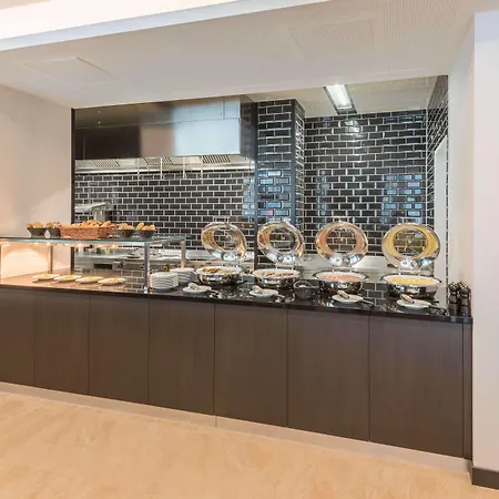 Hilton Garden West 4*