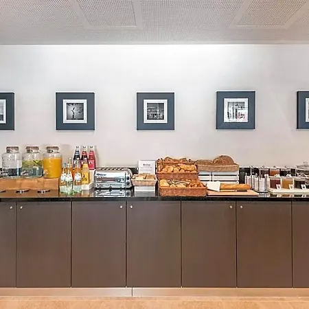Hilton Garden West 4* Münih
