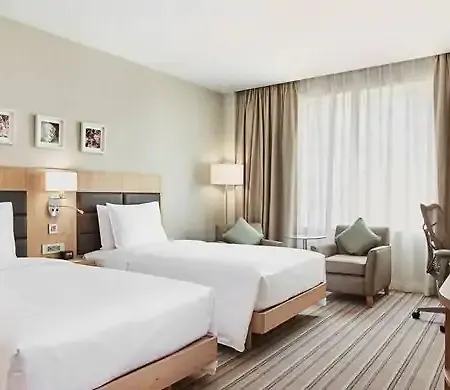 Ξενοδοχείο Hilton Garden West