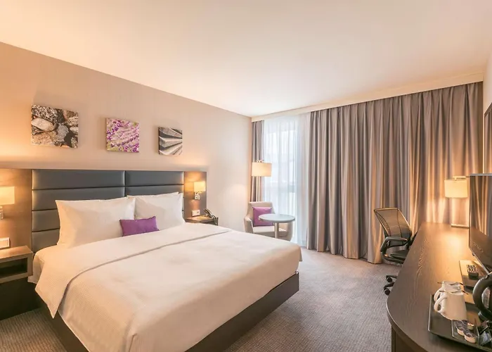 Hilton Garden West 4*