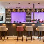 Hilton Garden West Hotell 4*