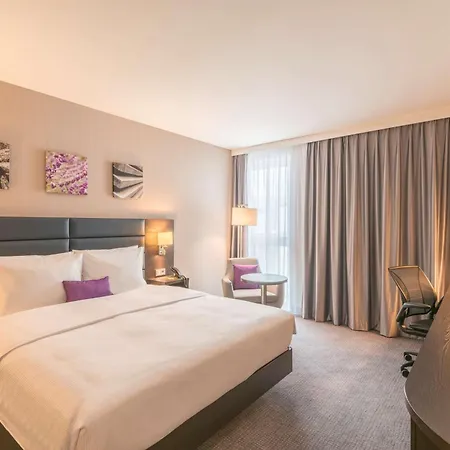 Hilton Garden West 4*