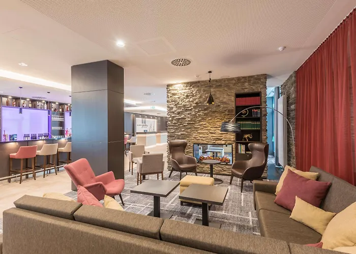 Hilton Garden West 4*